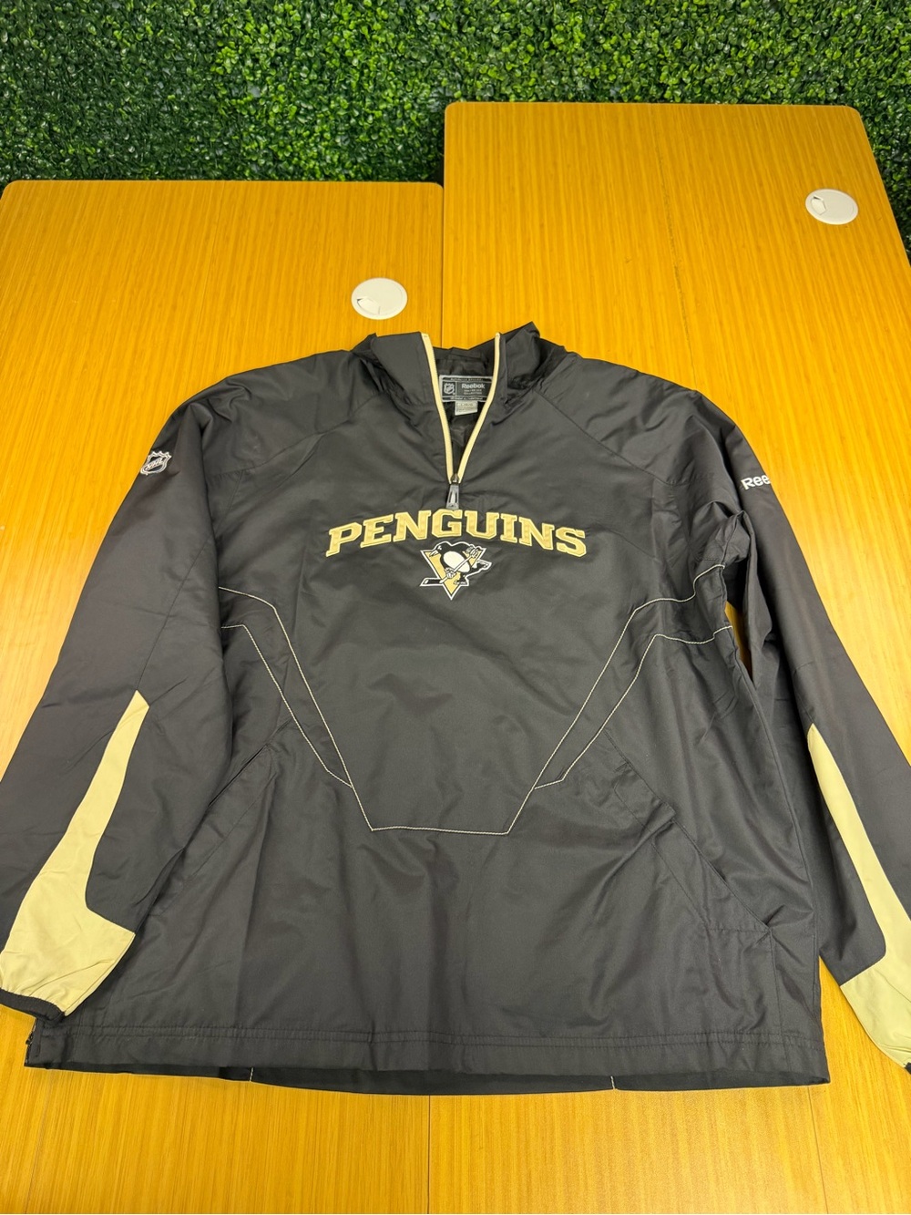 Reebok Pullover Shirt 1/4 Quarter Zip Pittsburgh Penguins Mens Large Black